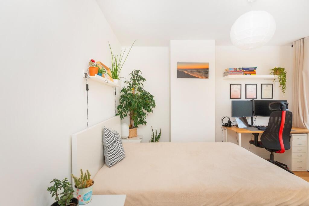 0O8CDD - Bedroom H.jpg