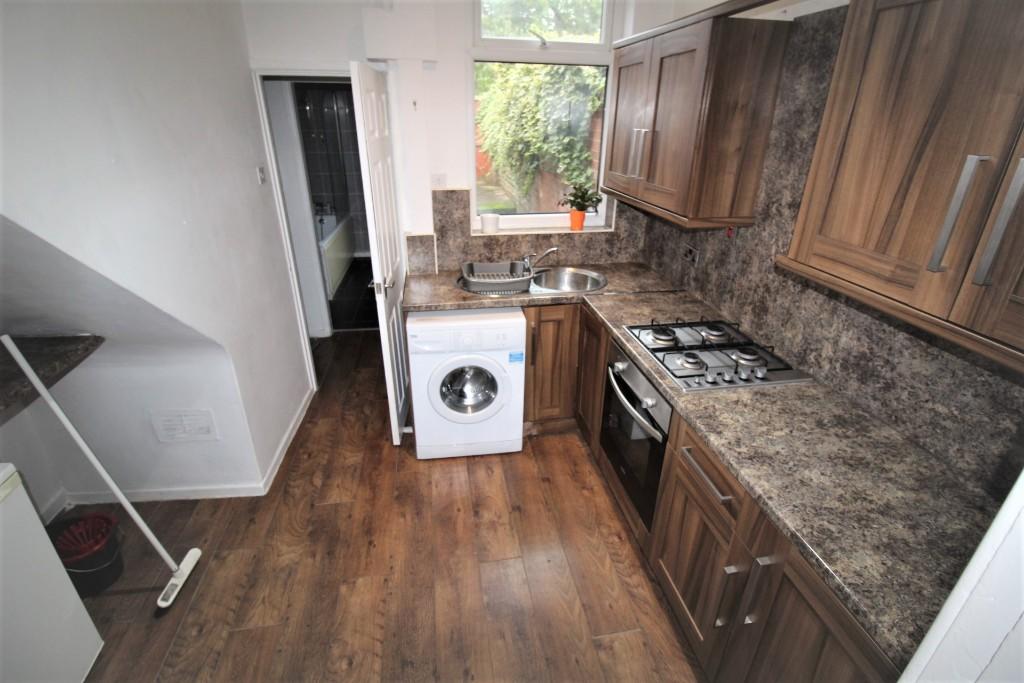 Kitchen (b)