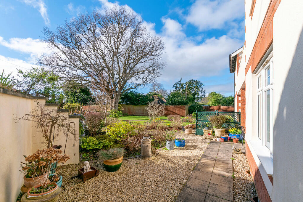 Patio to Communal...
