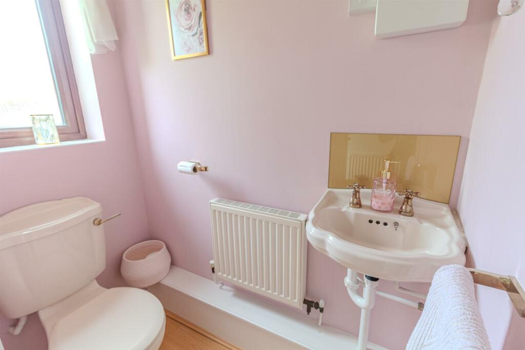 11, Ganton Close Nottingham, NG3 3ET