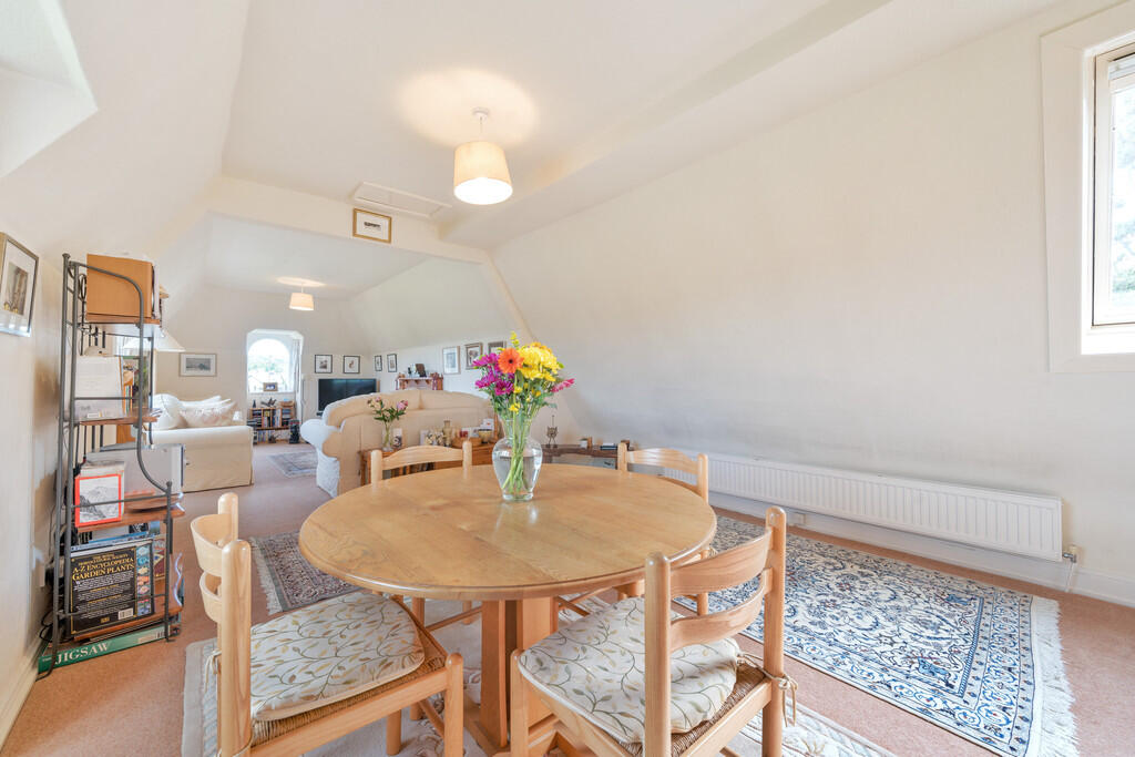 Living/Dining Roo...