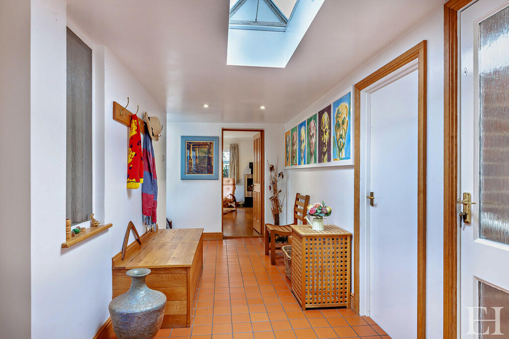 8601488-interiorW...