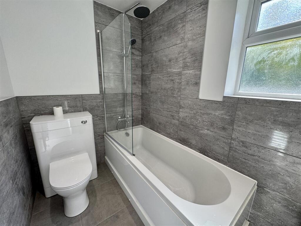 bathroom 2.JPG