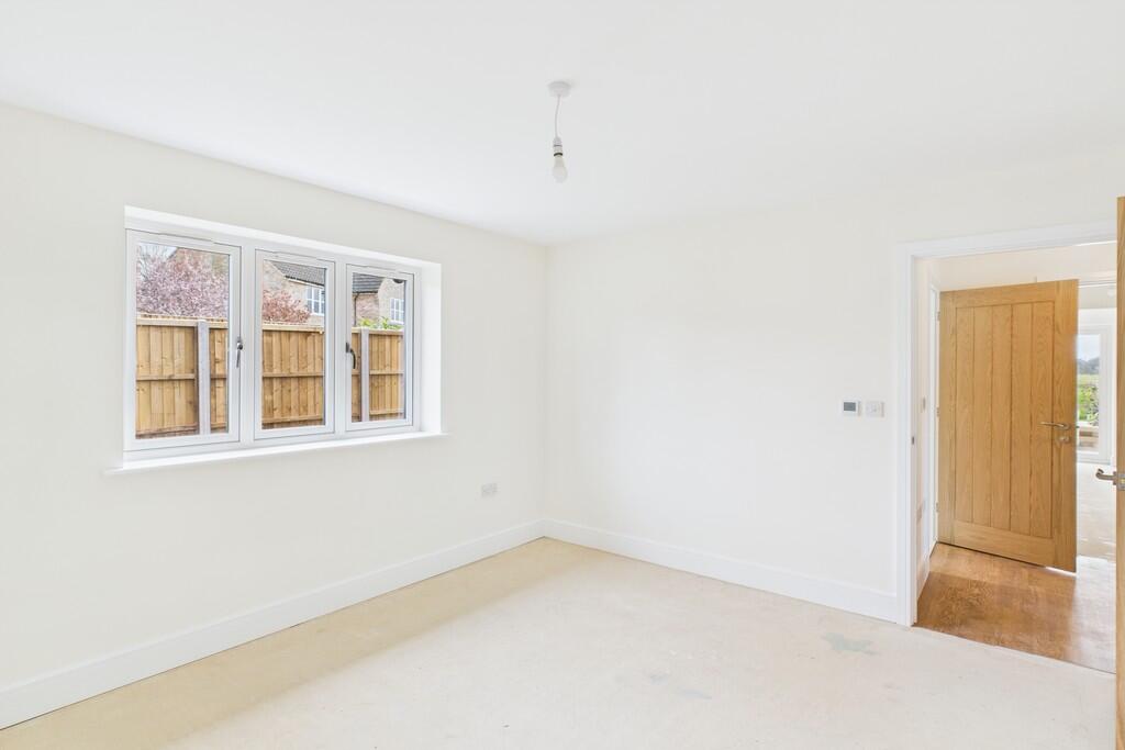 CAM01689G0-PR0453...