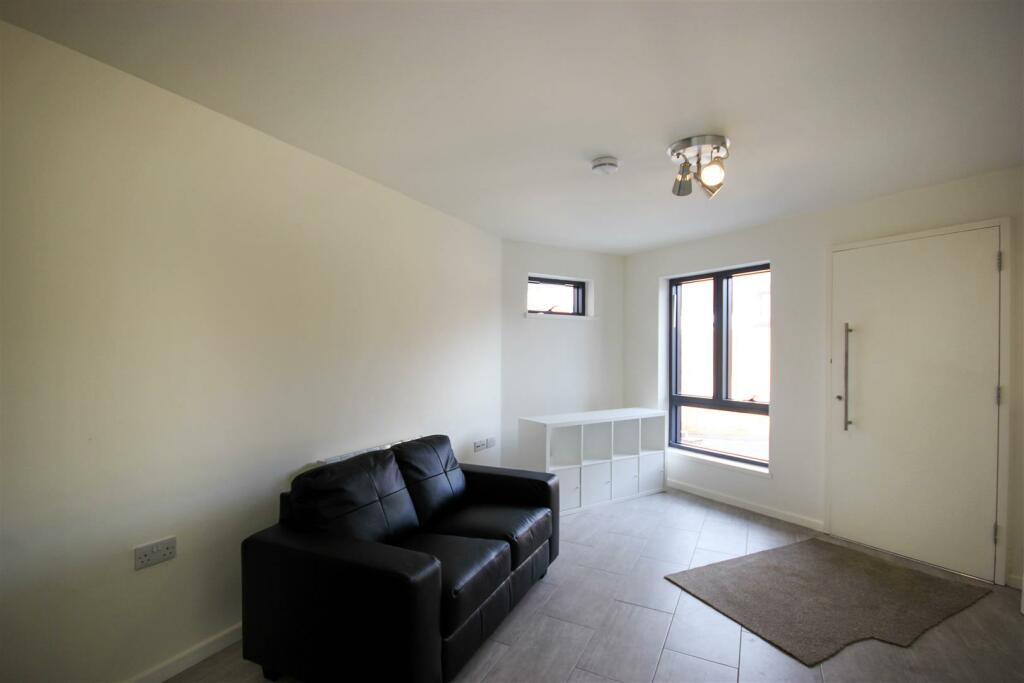 8 Mastins Court  (5 of 6).jpg