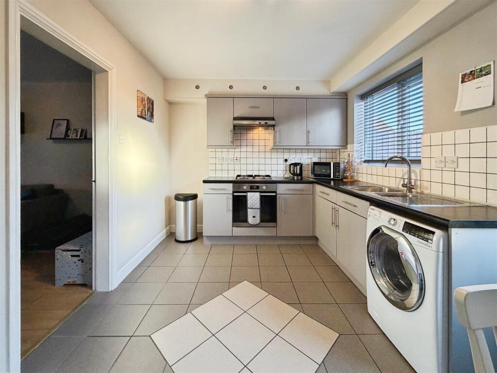 a3a7ec3c--4832-AA1C-666C1684A7A0-66107-00001A95BE8