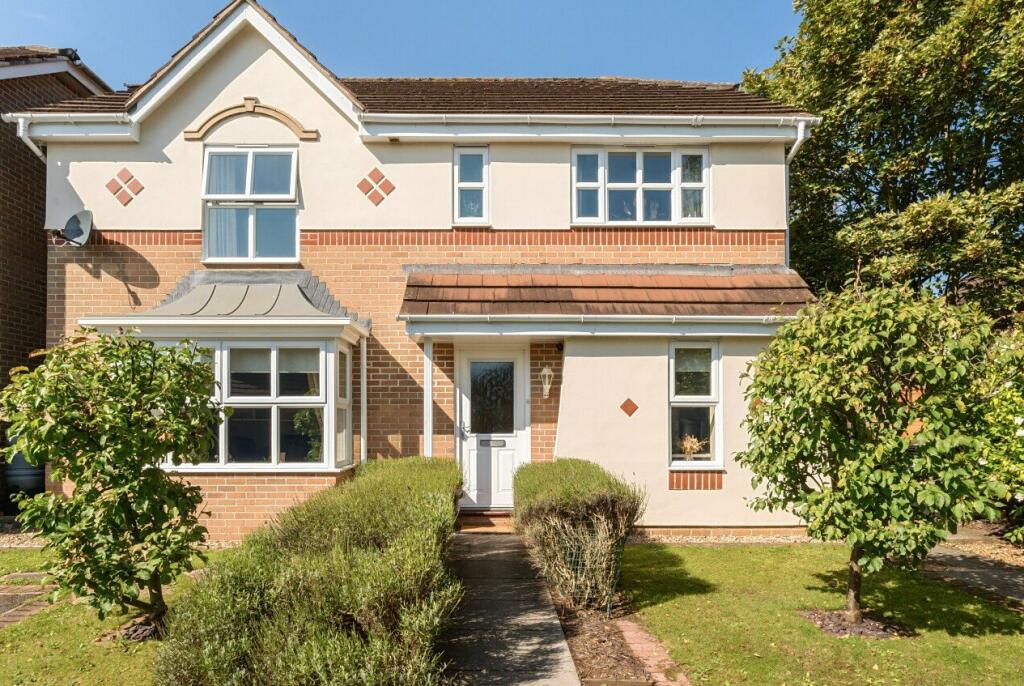 12 Lancaster Close