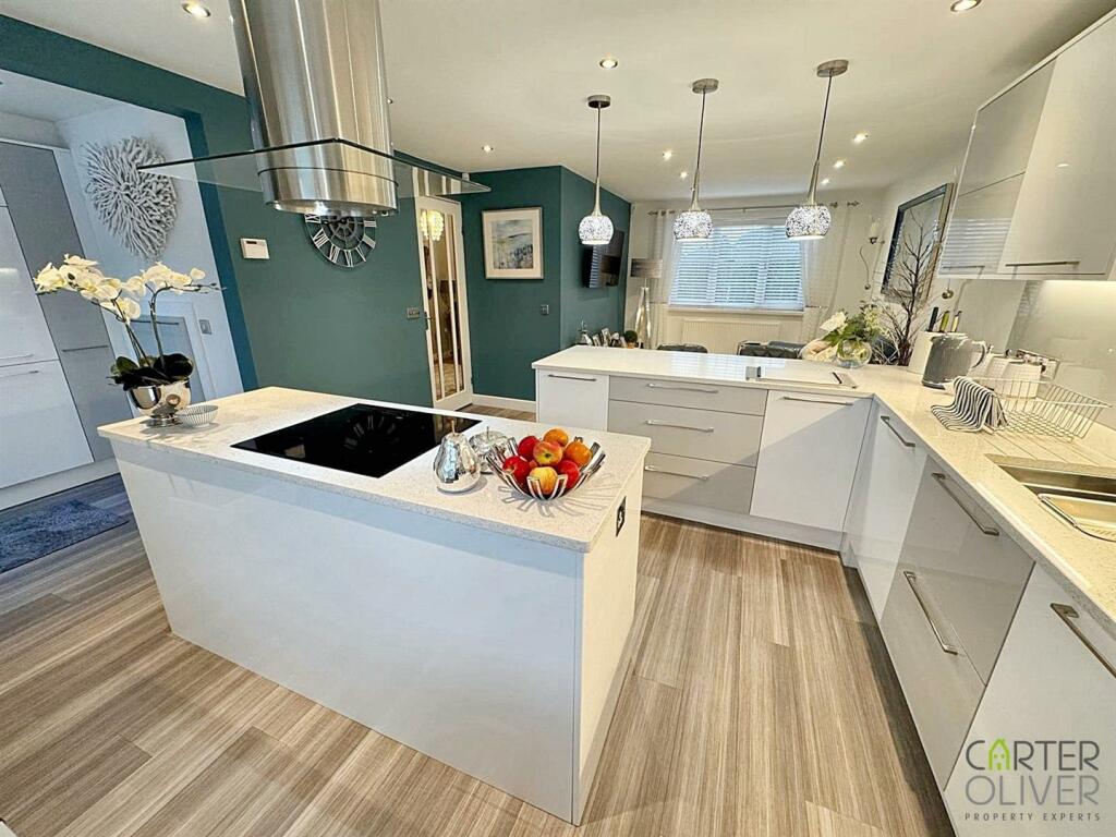 KITCHEN SPACE