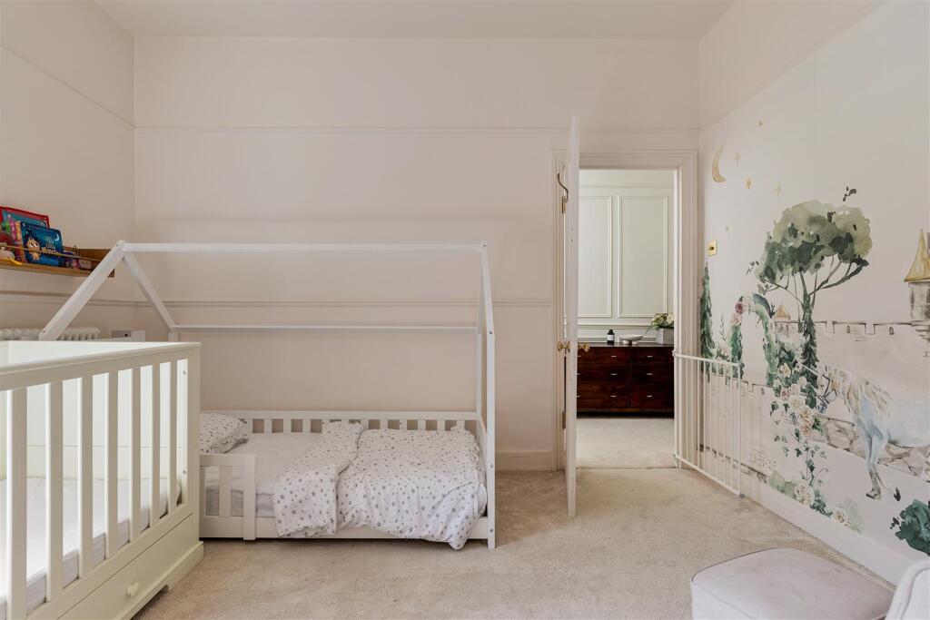 Castle Avenue E4