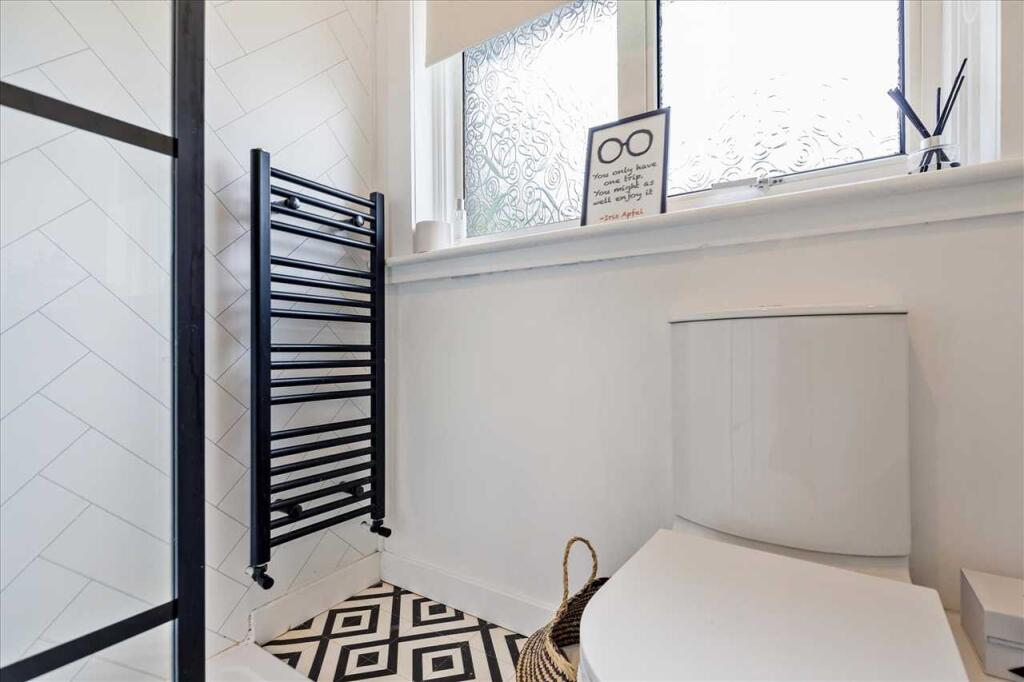 Shower Room (1)