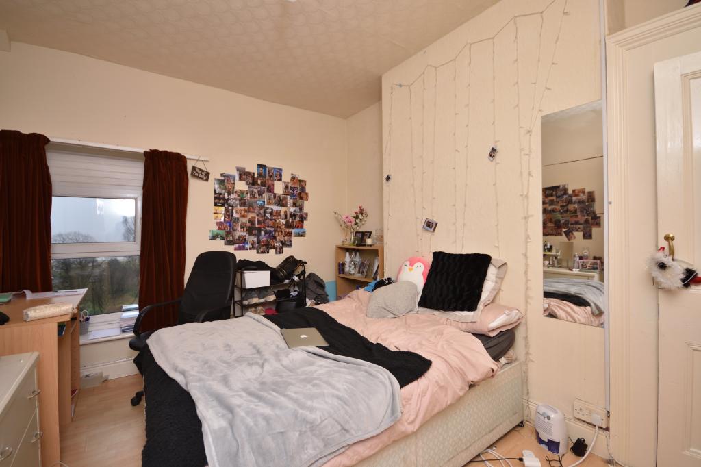 Bed 8