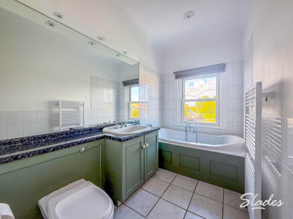 EN-SUITE