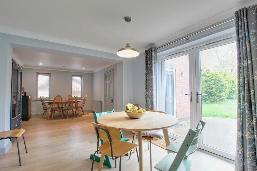 COMBINED KITCHEN, DINING ROOM &amp; DAY ROOM