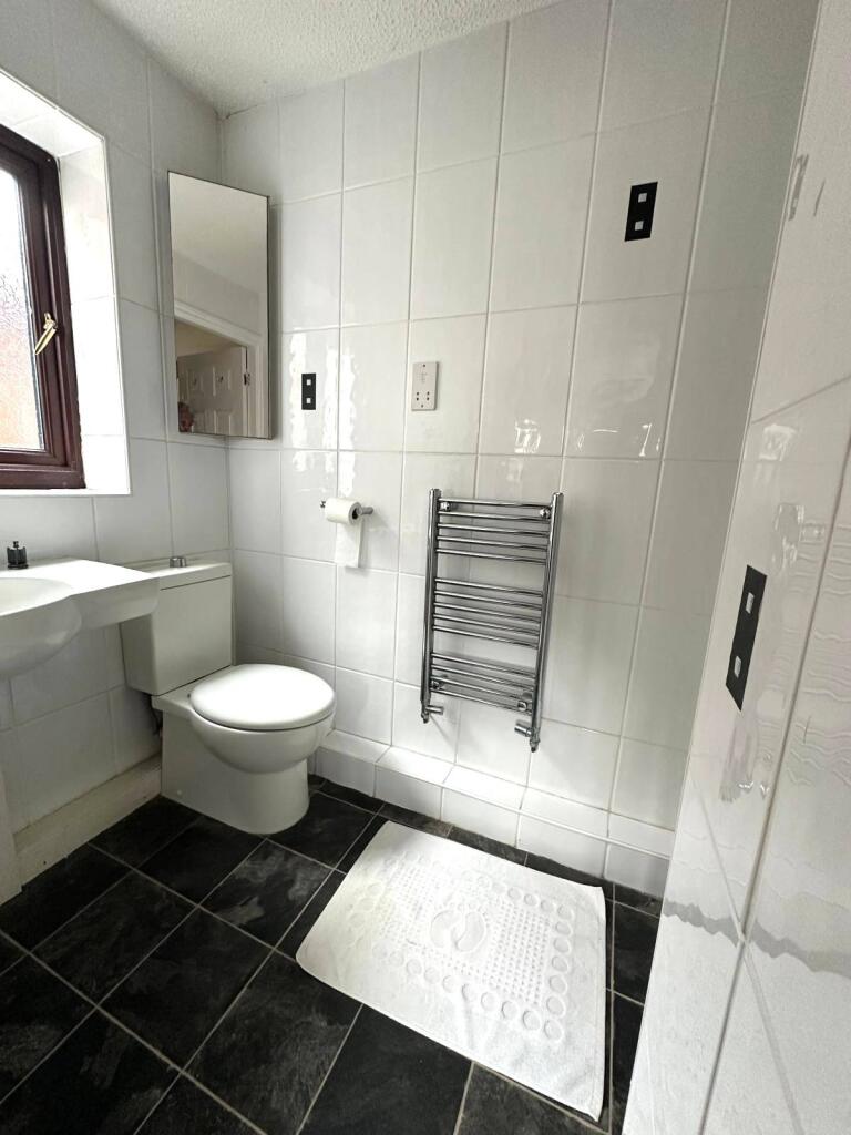 EN SUITE