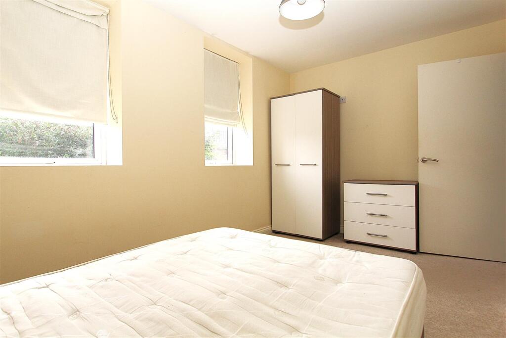Bedroom 2.JPG