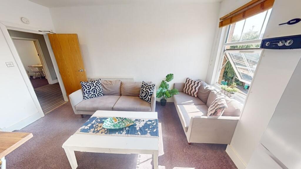 2 51 Mansfield Lounge