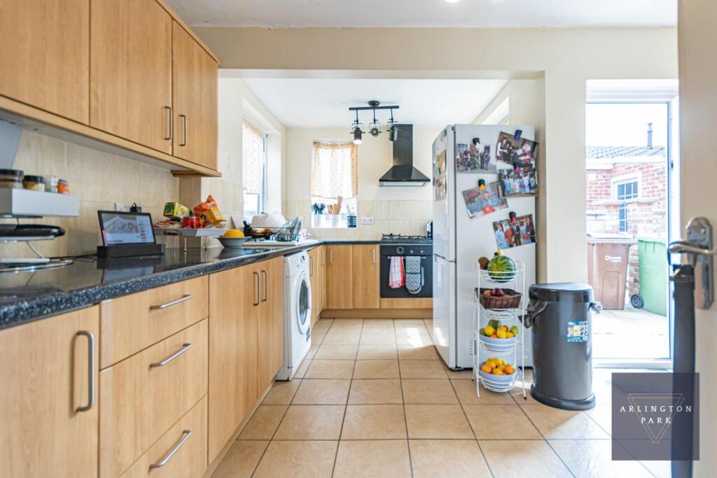 43, Blithewood Gardens Norwich, NR7 8PT-10.jpg