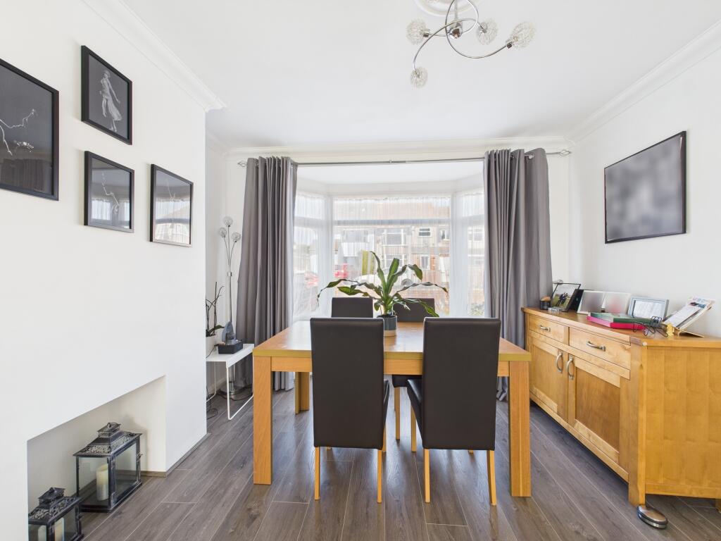 CAM05192G0-PR0042-STILL016