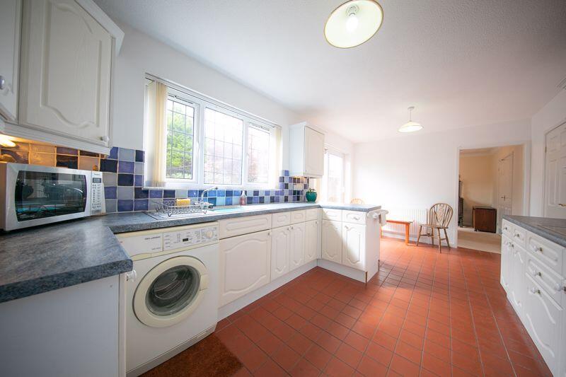 Kitchen &amp; breakfast room