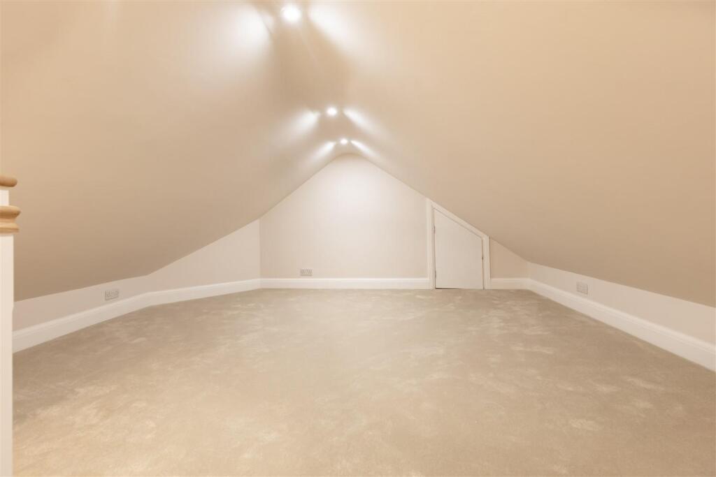 honeysuckle Barn (28).jpg