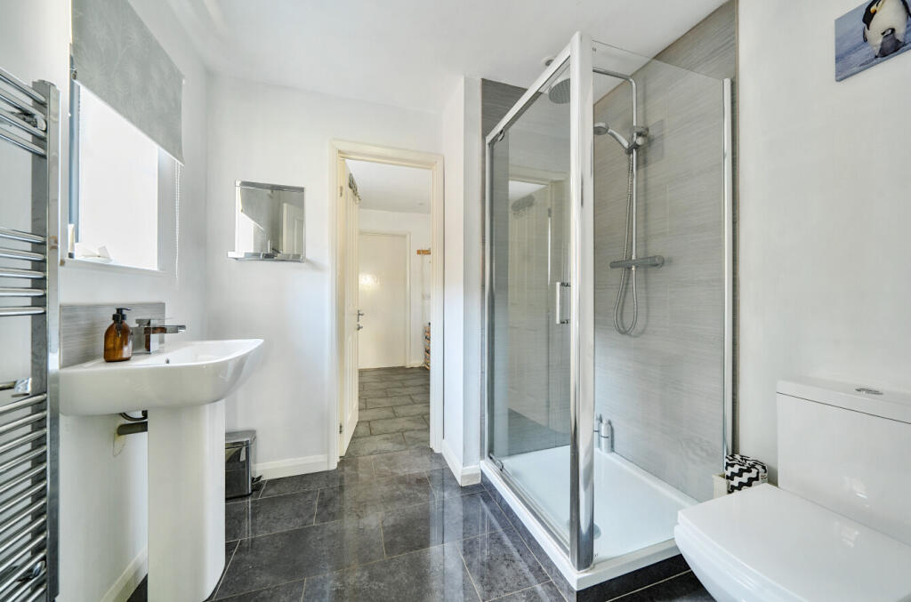 21-6814afbb5b97f-...