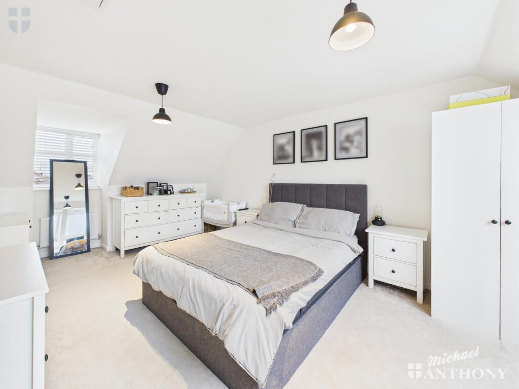 CAM03852G0-PR0479-STILL011