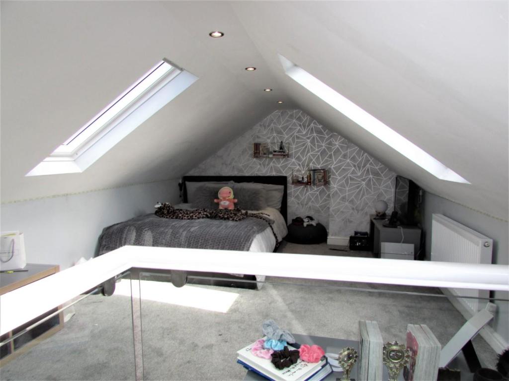 NorfolkCres41attic1.JPG