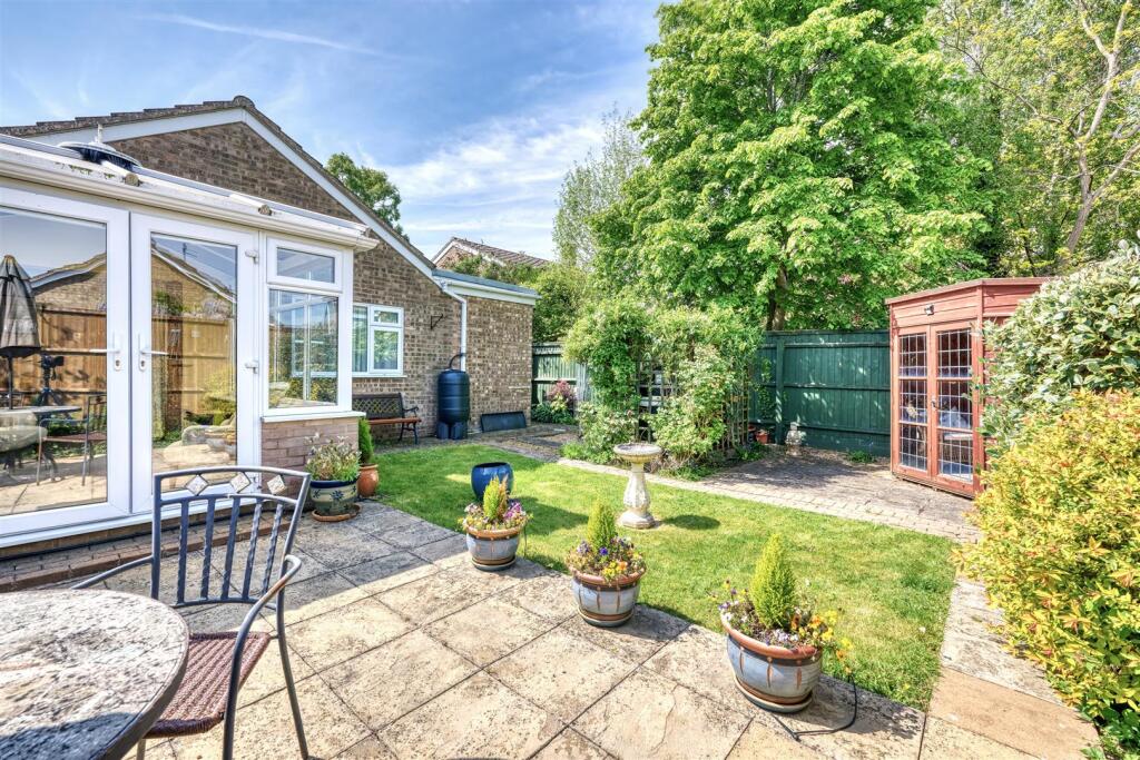 5-26 Pearce Cres War