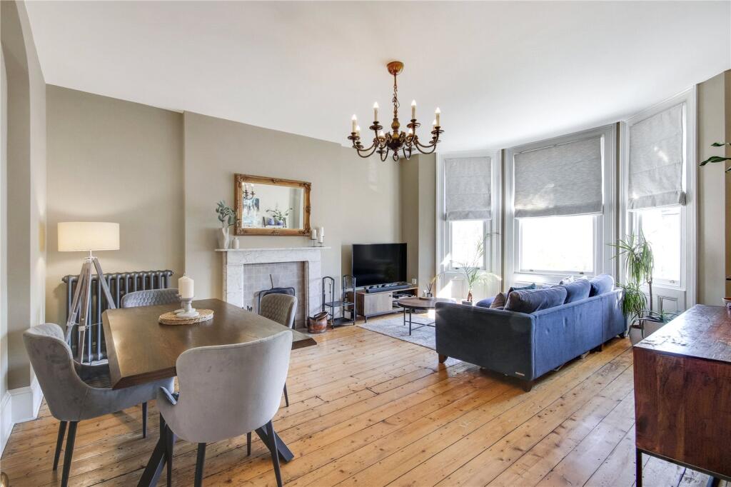Sitting/Dining Room
