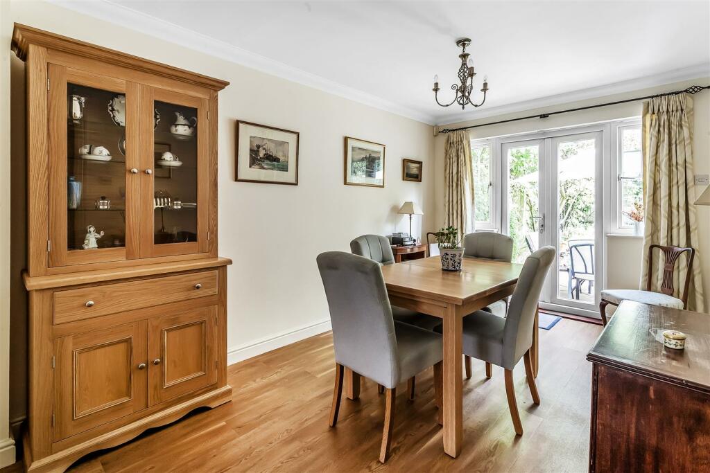 2-Langwood-Close-24.jpg