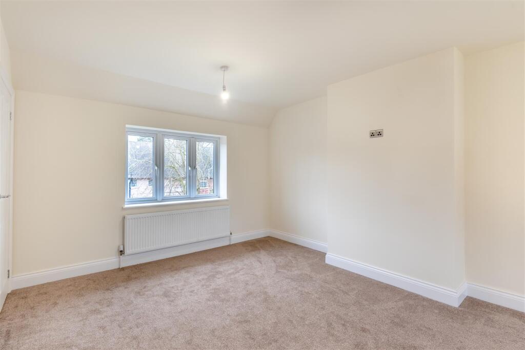 8640855-interior02.jpg