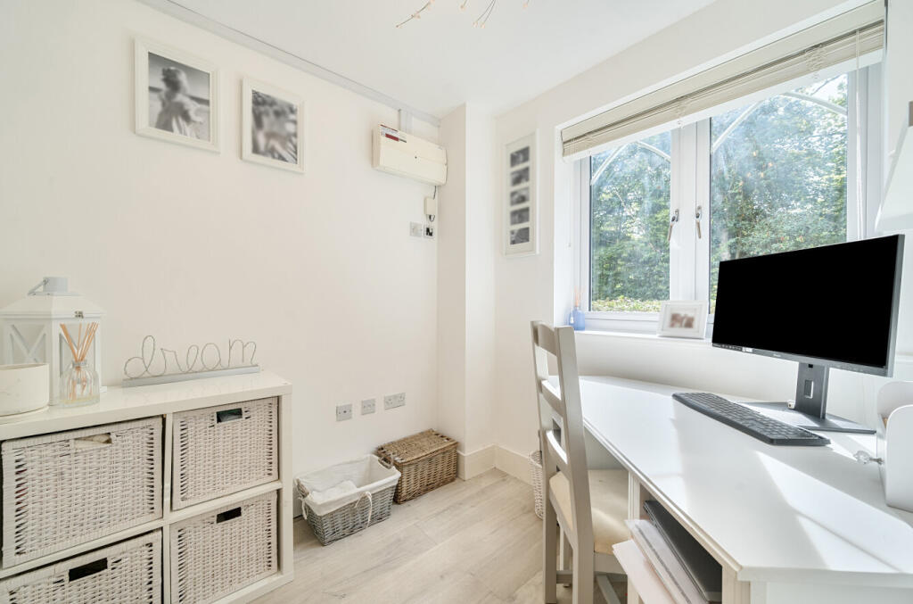 1354096-17-68c96a...