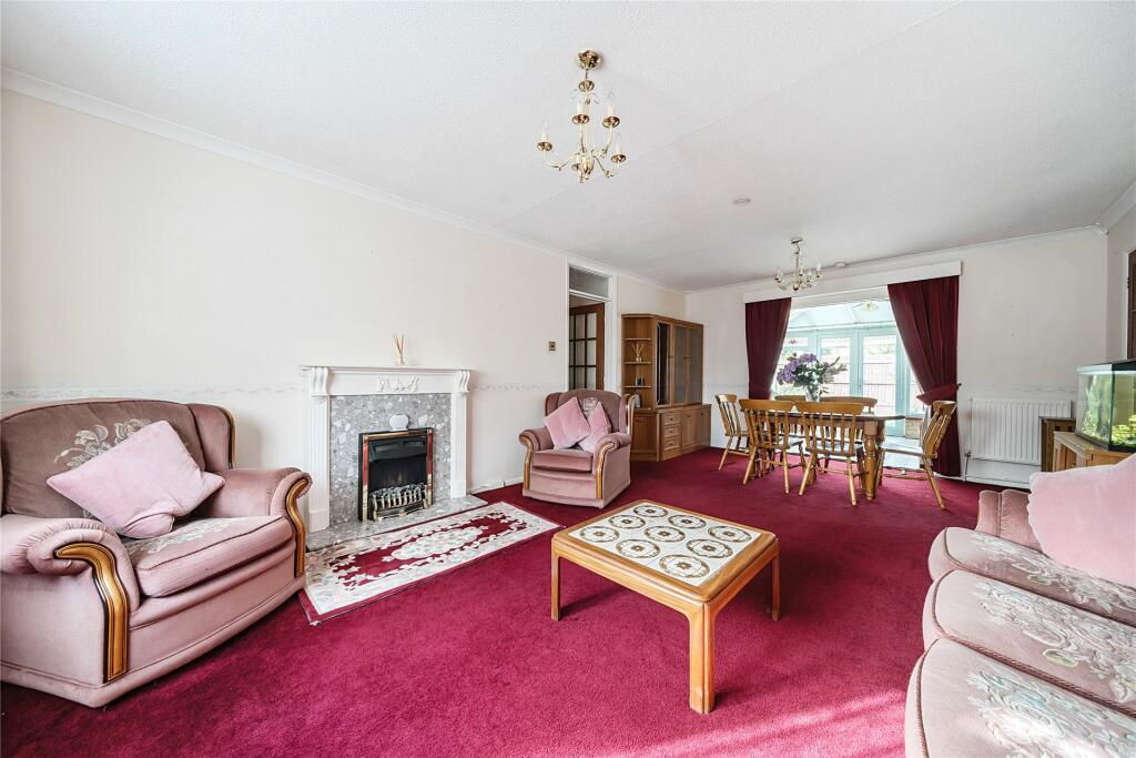 Sitting/Dining Room