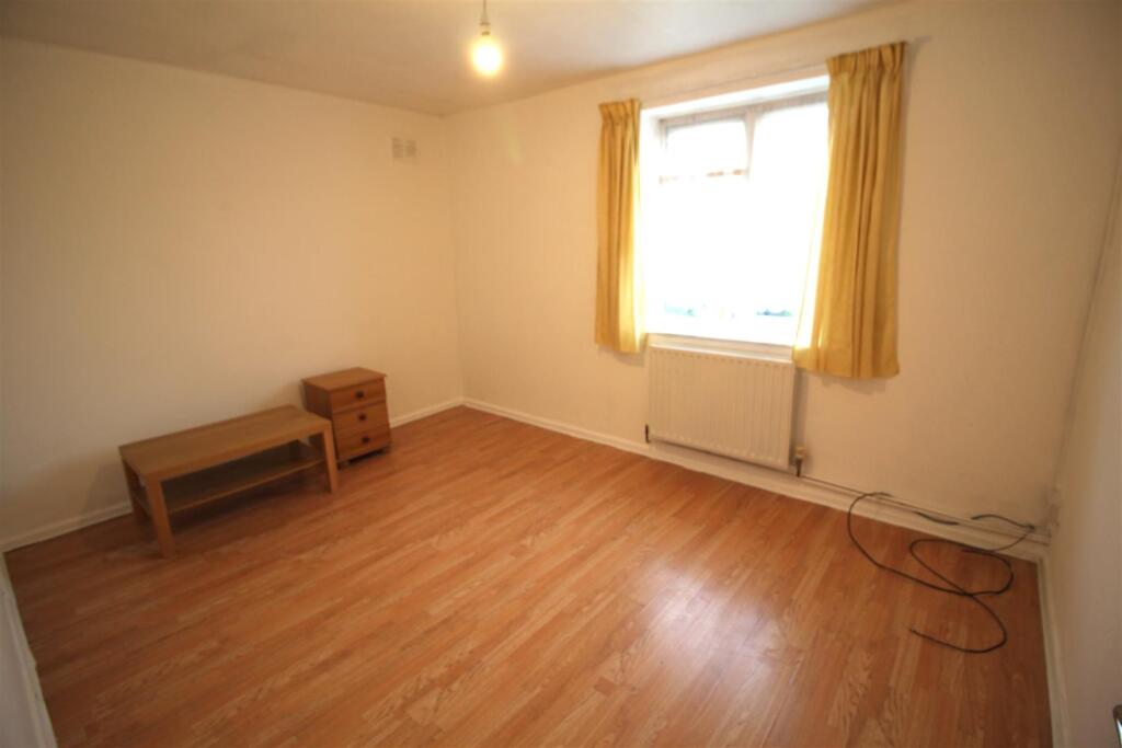 Bedroom 1.JPG