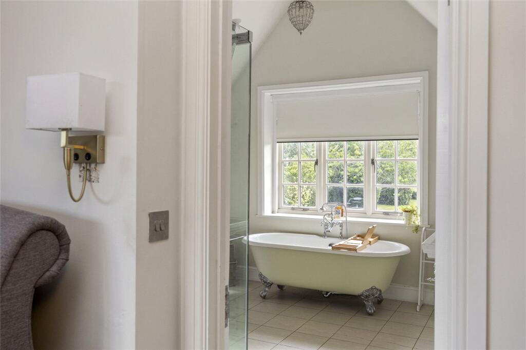 En Suite Bathroom