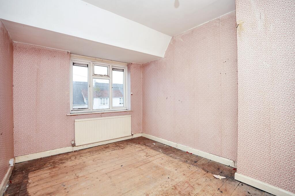 82 Woodlands Road, Chippenham, Wiltshire, SN14 0HG