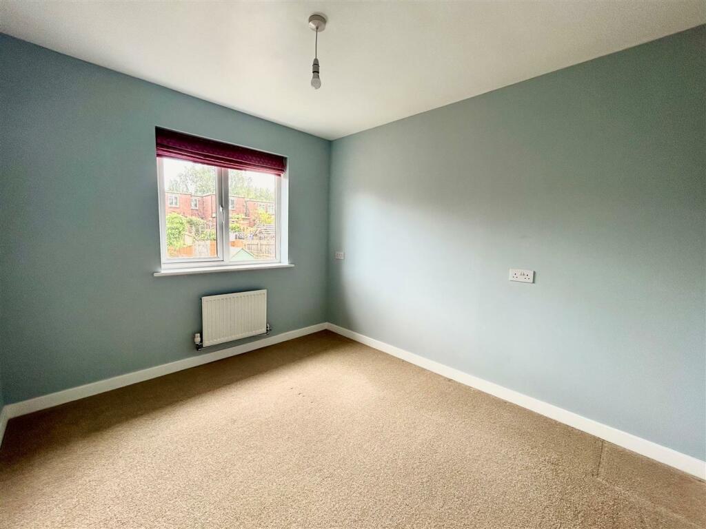 Bedroom 1.jpg