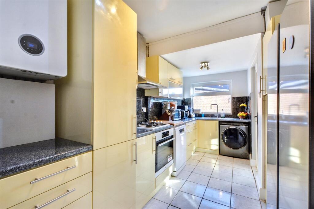 Kitchen_1.jpeg