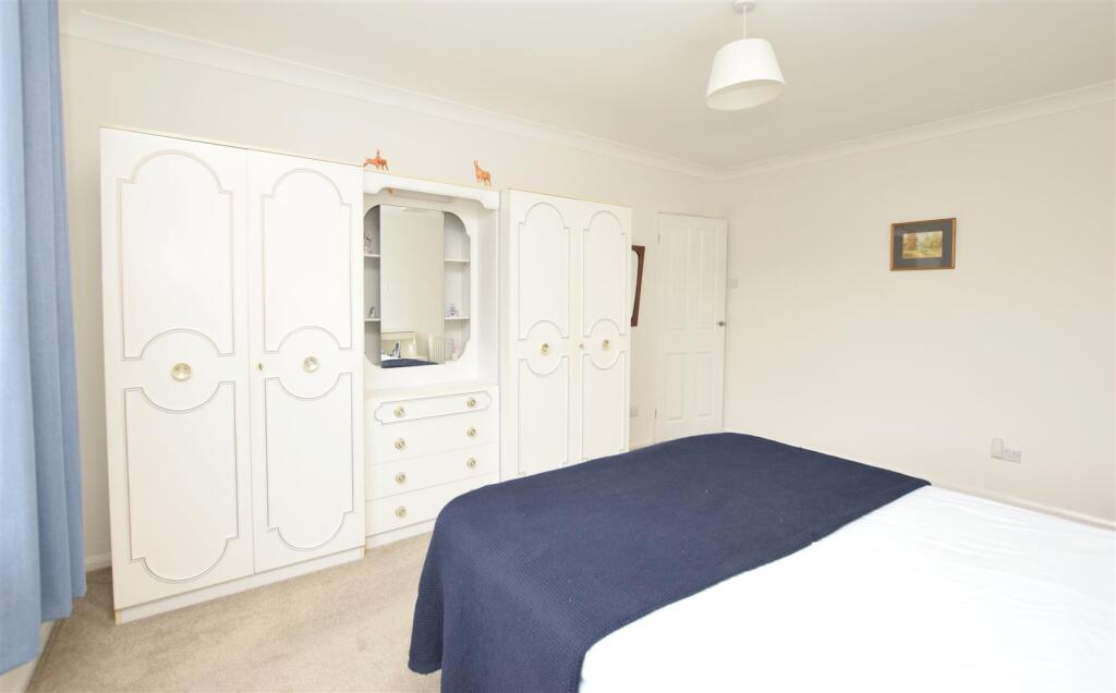 Bedroom 1 V3.JPG