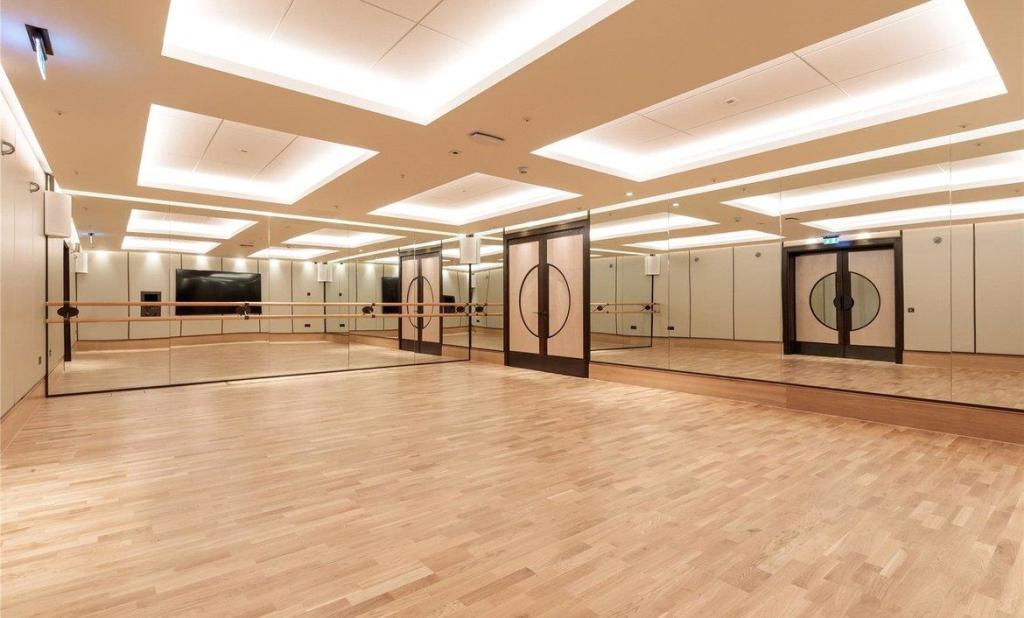 One Casson Square studio