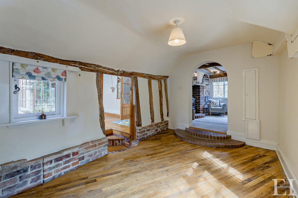 8644160-interiorW...