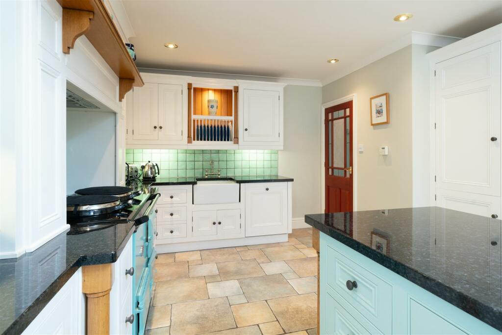 Kitchen-4.jpg