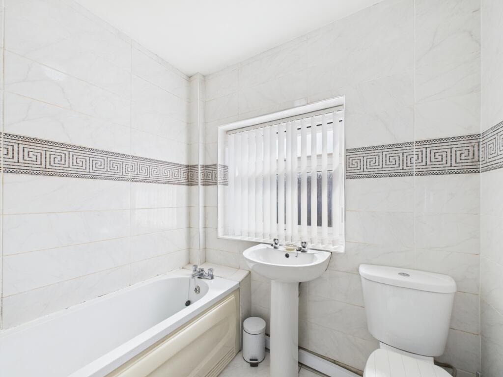 CAM02386G0-PR0121-STILL015