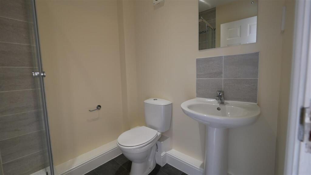 Ensuite shower room