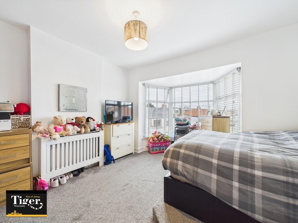 CAM02176G0-PR0517...