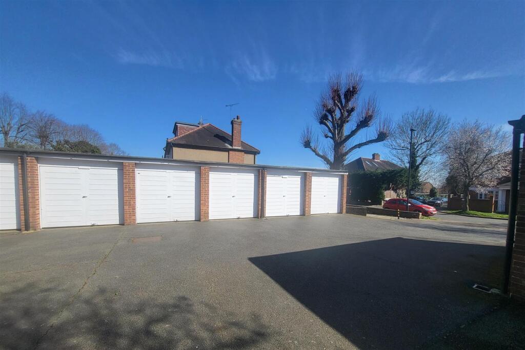 GARAGE EN-BLOC
