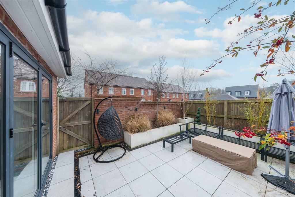 27 Hazelhurst Way-028.jpg