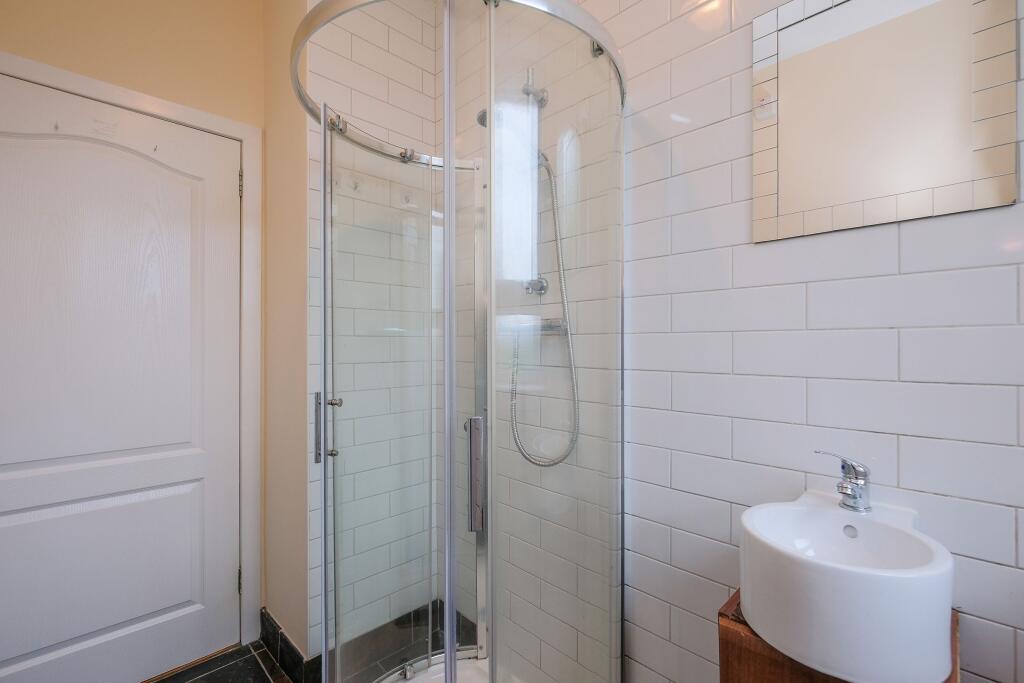 Shower room alternative view