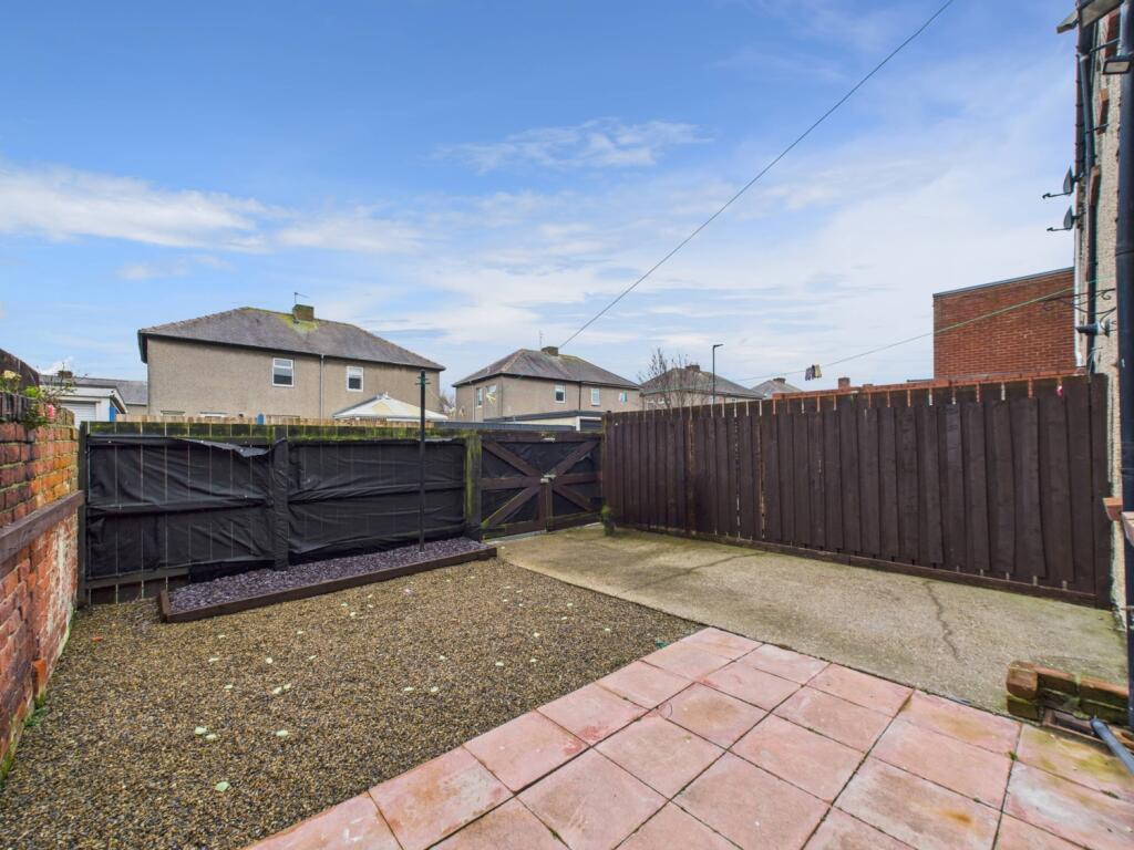 CAM02195G0-PR0096-STILL016