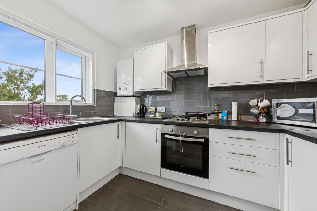 Flat 4 Jasmine Court, 102 Alexandra Road, London, 